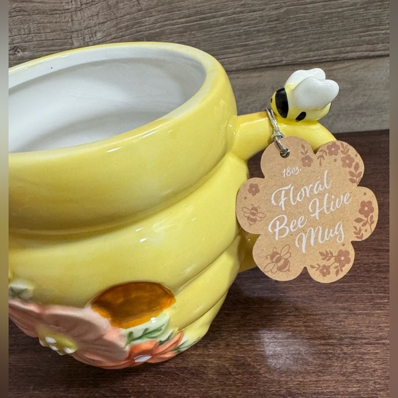 Super Cute Floral Bee 🐝 Hive Mug - NEW - Picture 5 of 7